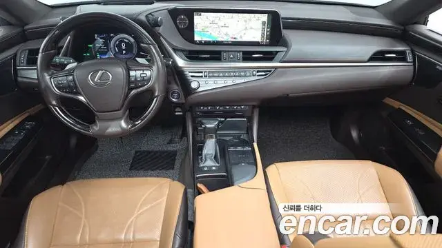 Lexus ES300h 2021 — Şəkil 30/31