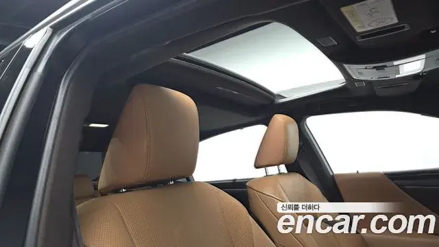 Lexus ES300h 2021 — Şəkil 10/31