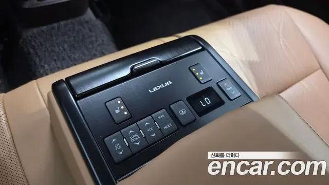 Lexus ES300h 2021 — Şəkil 28/31