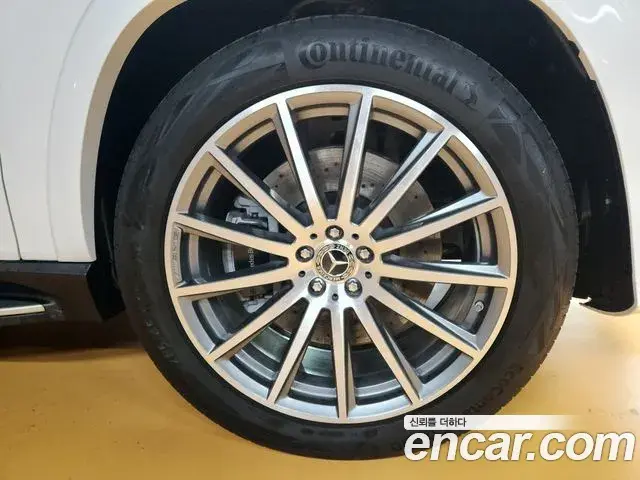 Mercedes-Benz GLS-Class 2025 — Photo 7/20