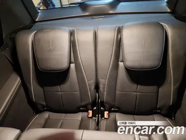 Mercedes-Benz GLS-Class 2025 — Photo 12/20