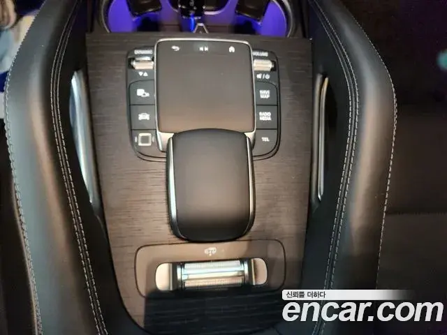 Mercedes-Benz GLS-Class 2025 — Photo 8/20