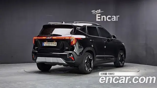 Kia Seltos 2023 — ფოტო 10/30