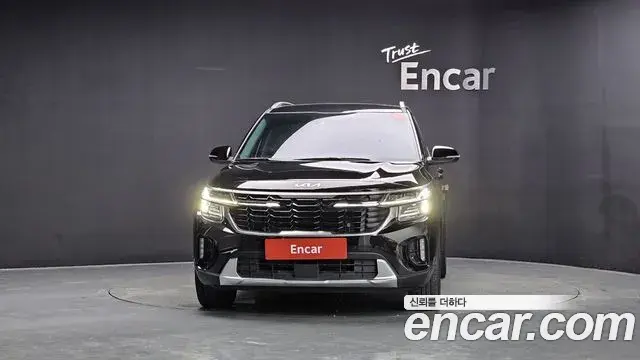 Kia Seltos 2023 — ფოტო 25/30