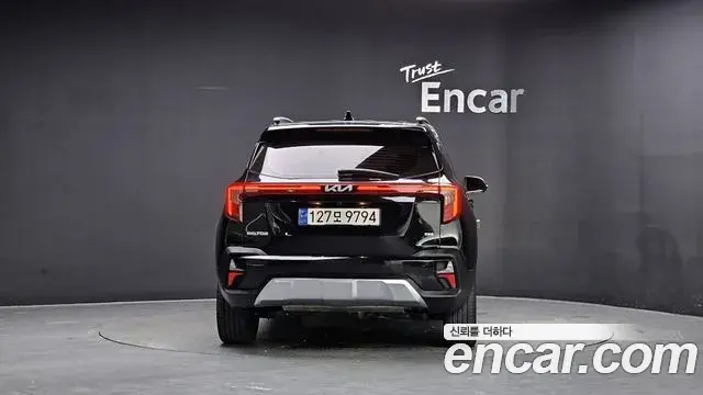 Kia Seltos 2023 — ფოტო 14/30