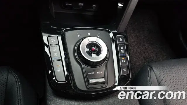 Kia Seltos 2023 — ფოტო 1/30