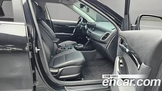 Kia Seltos 2023 — ფოტო 27/30