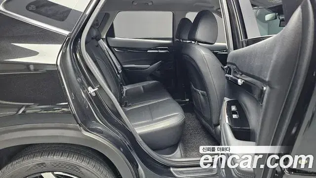 Kia Seltos 2023 — ფოტო 7/30