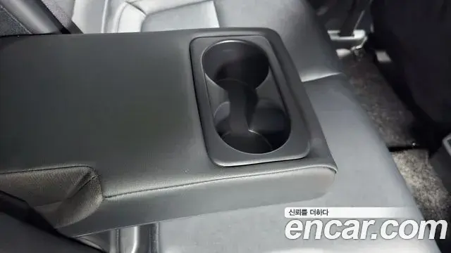 Kia Seltos 2023 — ფოტო 19/30