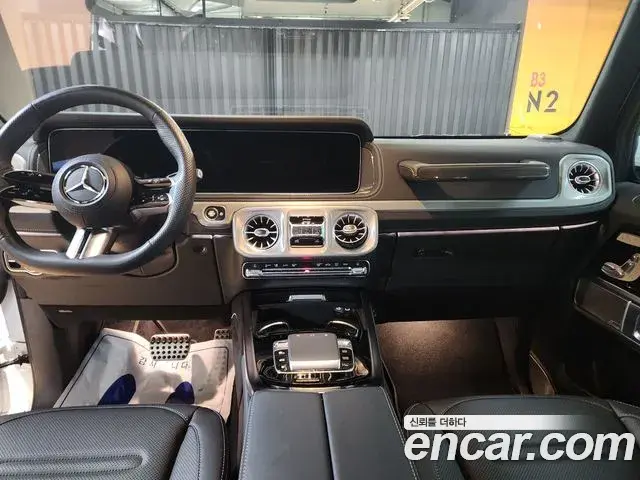 Mercedes-Benz G-Class 2024 — Photo 12/19