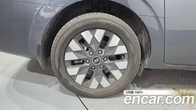 Hyundai Staria 2021 — Фото 5/20