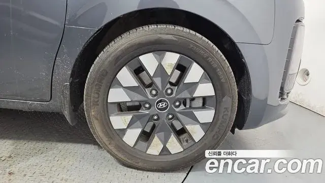 Hyundai Staria 2021 — Şəkil 18/35