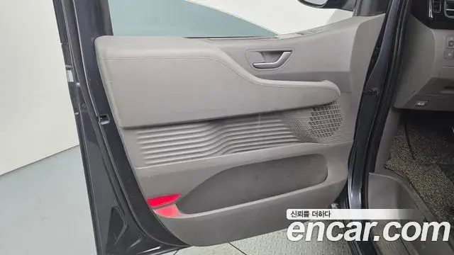 Hyundai Staria 2021 — Şəkil 34/35