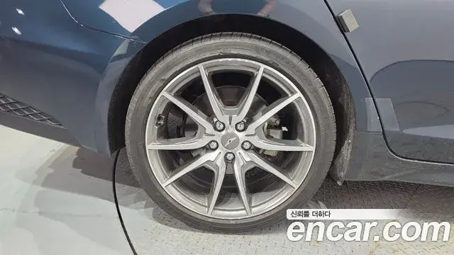 Genesis G70 2020 — ფოტო 29/35