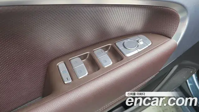 Genesis G70 2020 — ფოტო 33/35