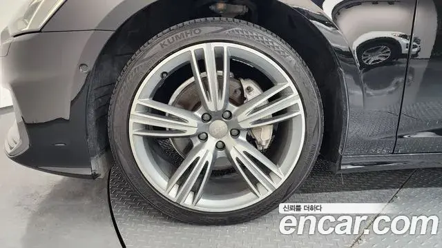 Audi A6 2021 — ფოტო 6/37