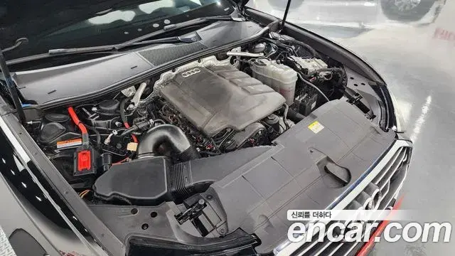Audi A6 2021 — ფოტო 29/37