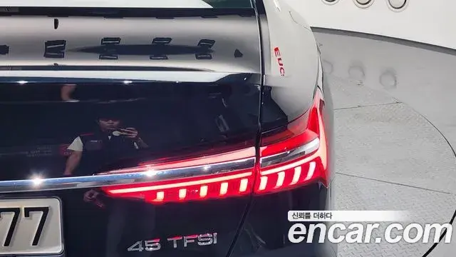 Audi A6 2021 — ფოტო 23/37