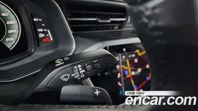 Audi A6 2021 — ფოტო 14/37