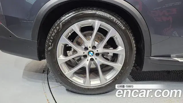 BMW X5 2020 — Photo 25/31