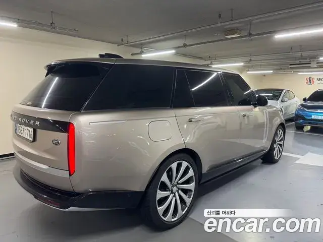 Land Rover Range Rover 2023 — Фото 1/10