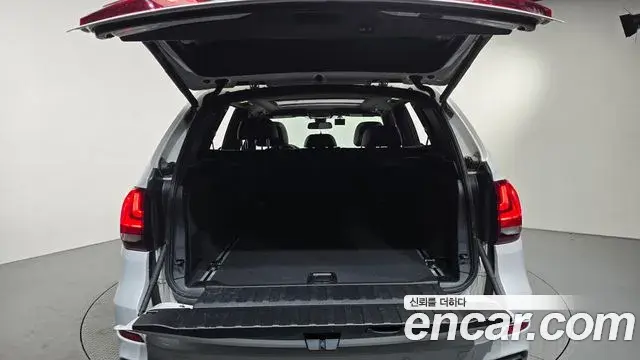 BMW X5 2018 — Фото 19/20