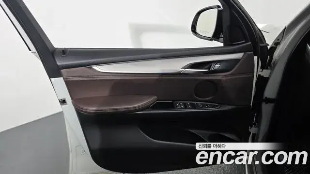 BMW X5 2018 — Şəkil 12/32