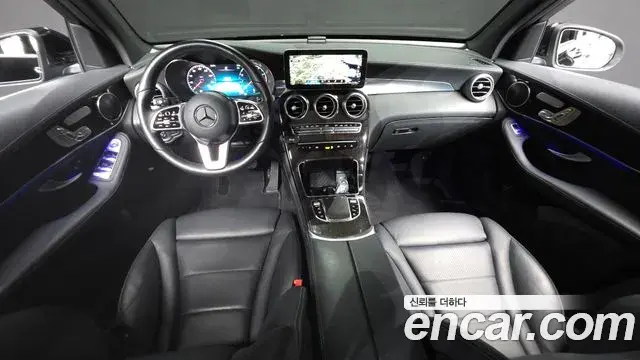 Mercedes-Benz GLC-Class 2020 — Photo 8/32