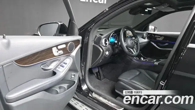 Mercedes-Benz GLC-Class 2020 — Photo 7/32