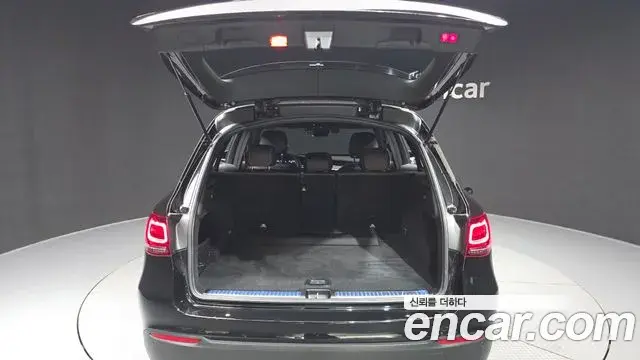 Mercedes-Benz GLC-Class 2020 — Photo 19/32