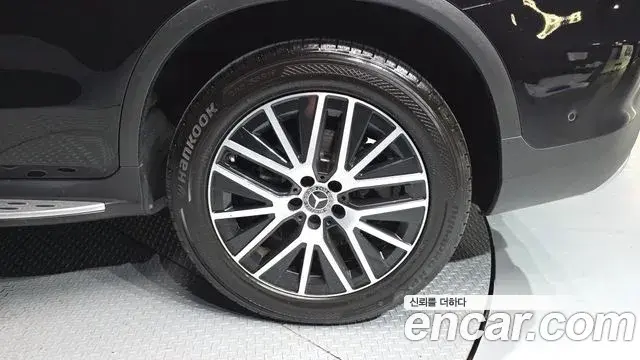 Mercedes-Benz GLC-Class 2020 — Photo 30/32