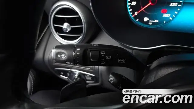 Mercedes-Benz GLC-Class 2020 — Photo 25/32