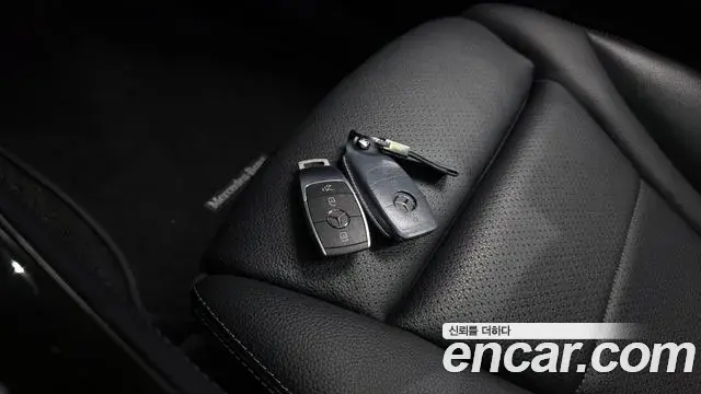 Mercedes-Benz GLC-Class 2020 — Photo 5/32