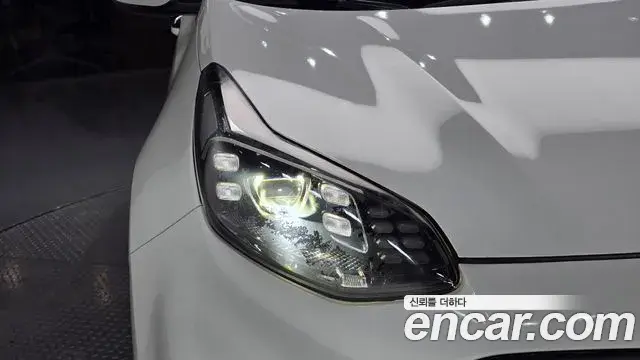 Kia Sportage The Bold 2018 — ფოტო 28/31