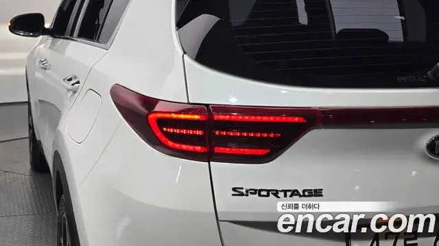 Kia Sportage The Bold 2018 — ფოტო 25/31
