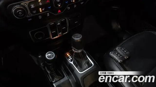Jeep Wrangler 2020 — Photo 24/30