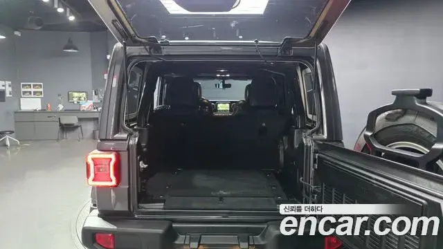 Jeep Wrangler 2020 — Photo 26/30