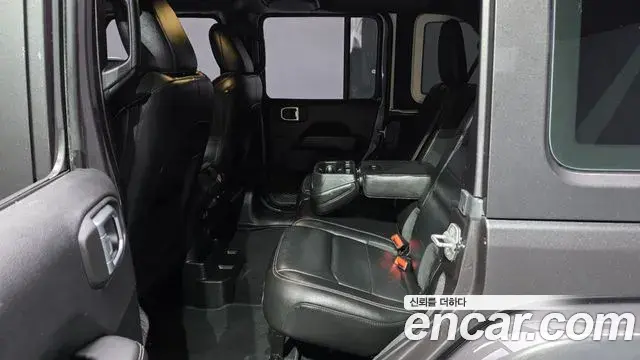 Jeep Wrangler 2020 — Photo 18/30