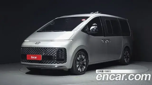 Hyundai Staria 2022 — Фото 1/20