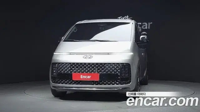 Hyundai Staria 2022 — Фото 3/20