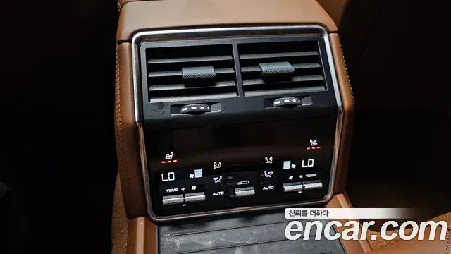 Porsche Panamera 2023 — Фото 18/20