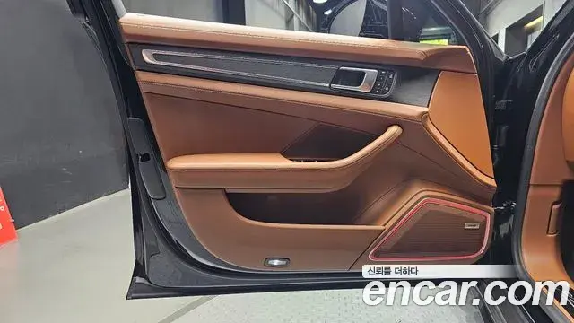 Porsche Panamera 2023 — Şəkil 19/33