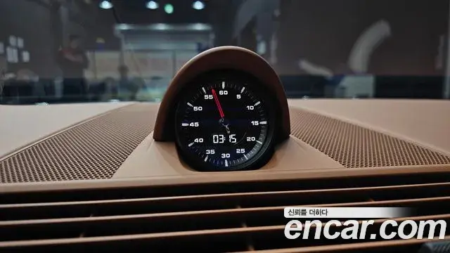 Porsche Panamera 2023 — Şəkil 23/33