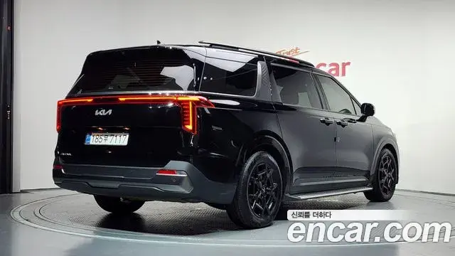 Kia Carnival 2024 — ფოტო 29/39