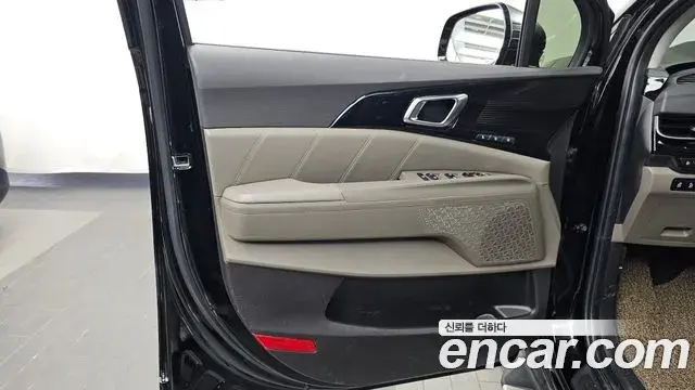 Kia Carnival 2024 — ფოტო 3/39