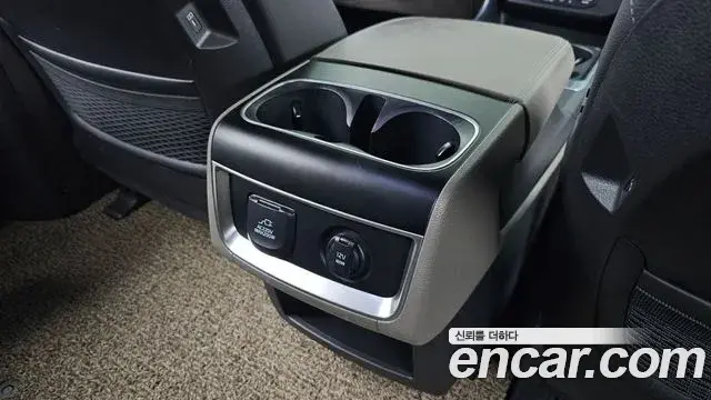 Kia Carnival 2024 — ფოტო 38/39