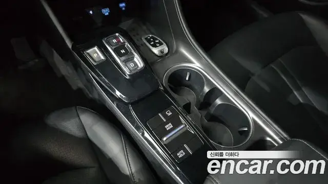 Hyundai Sonata Hybrid 2022 — Şəkil 21/30