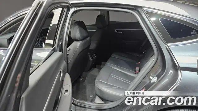 Hyundai Sonata Hybrid 2022 — Şəkil 11/30