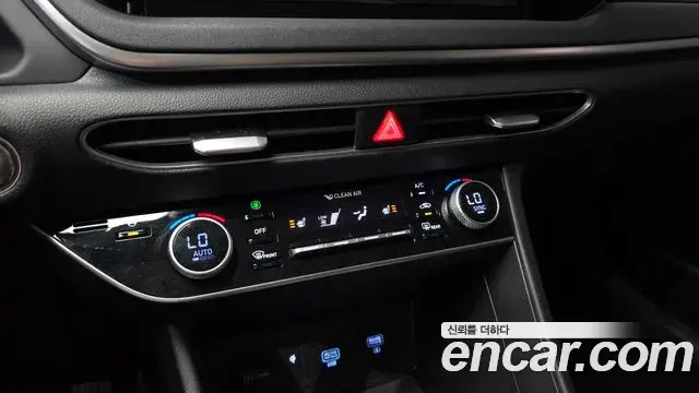 Hyundai Sonata Hybrid 2022 — Şəkil 28/30