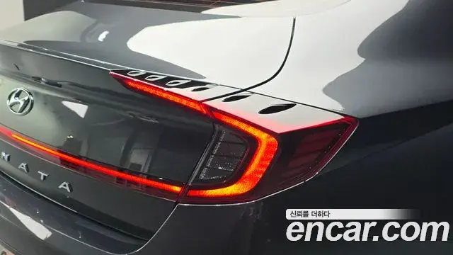 Hyundai Sonata Hybrid 2022 — Şəkil 24/30